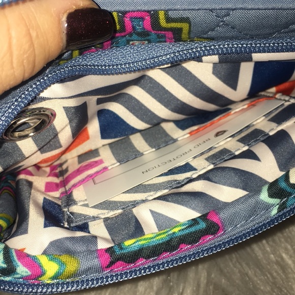 Vera Bradley purse - Picture 3 of 6